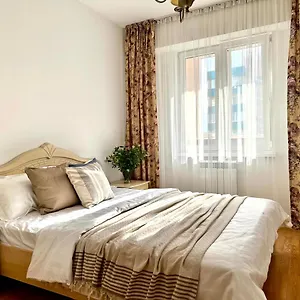  Апартаменты Middle Asia On Kazybek Bi Street 139